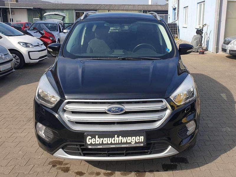 Iridiumschwarz metallic Gebraucht 2018 Ford Kuga Trend SUV | 12.900 € (Fairer Preis) - Bild 1/4