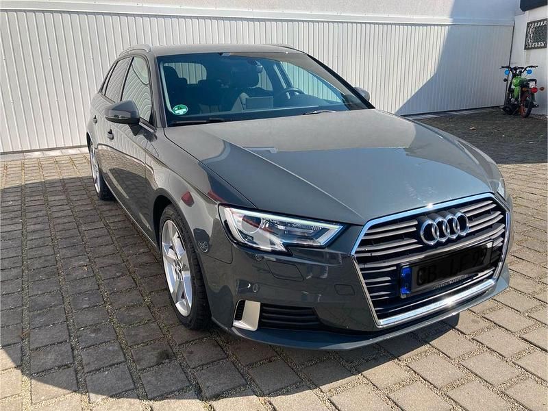 Gebraucht Audi A3 Sport 150 PS (110 kW) 2018 Grau Limousine