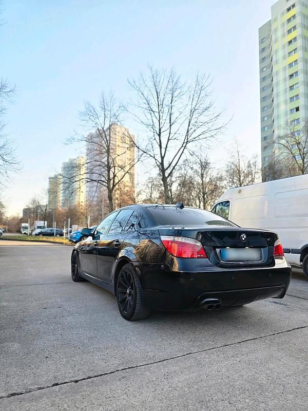 Gebraucht BMW 525 197 PS (144 kW) 2009 Schwarz Limousine