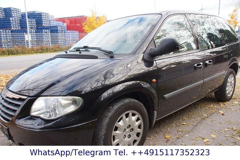 Schwarz Gebraucht 2009 Chrysler Voyager Van | 2.399 € (Fairer Preis) - Bild 1/4