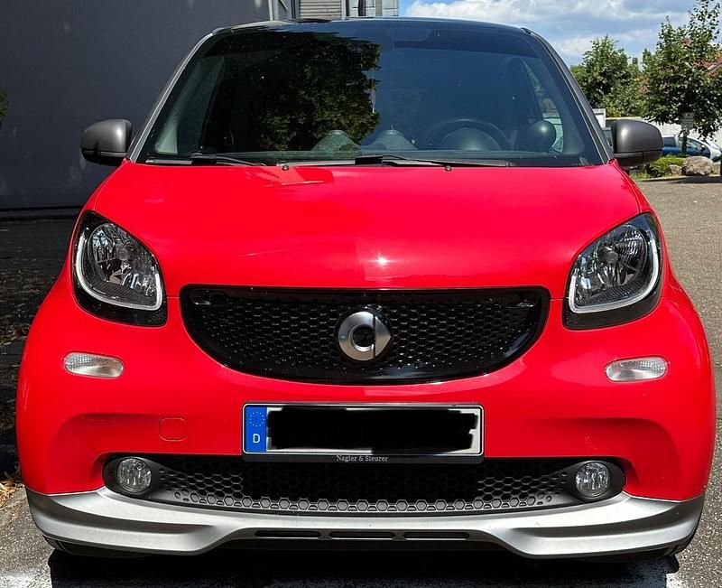 Rot Gebraucht 2018 Smart ForTwo Coupé Coupé | 13.490 € (Fairer Preis) - Bild 1/4