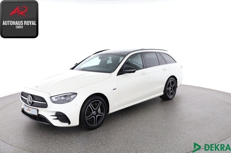 Weiss Gebraucht 2021 Mercedes E300 AMG Kombi | 37.880 € (Fairer Preis) - Bild 1/4