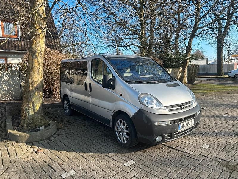 Gebraucht Opel Vivaro 2005 Silber Van / Kleinbus