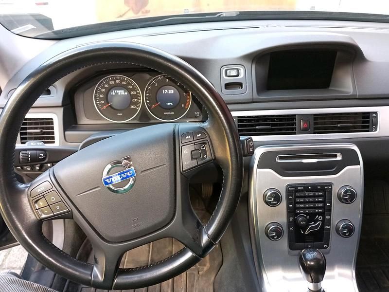 Gebraucht Volvo V70 136 PS (100 kW) 2012 Blau Kombi