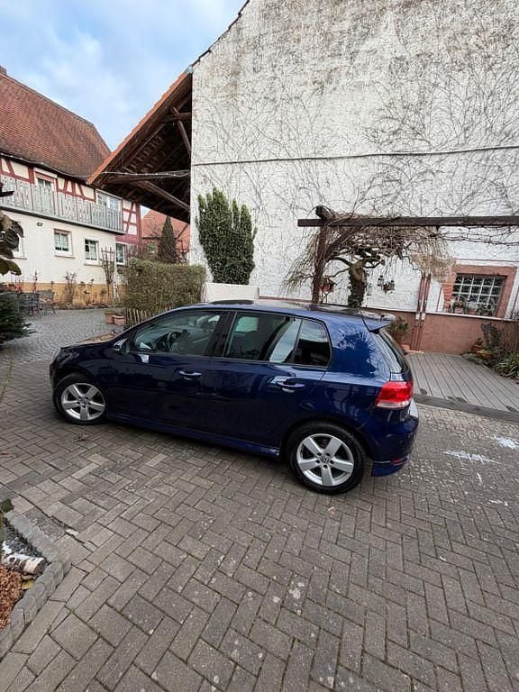 Gebraucht VW Golf VI Team 122 PS (89 kW) 2011 Blau Kleinwagen