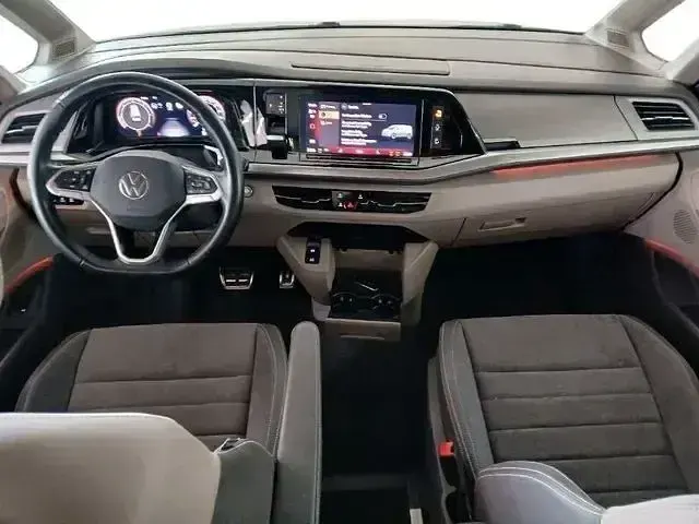 Gebraucht VW Multivan Style 150 PS (110 kW) 2025 Weiß Van / Kleinbus