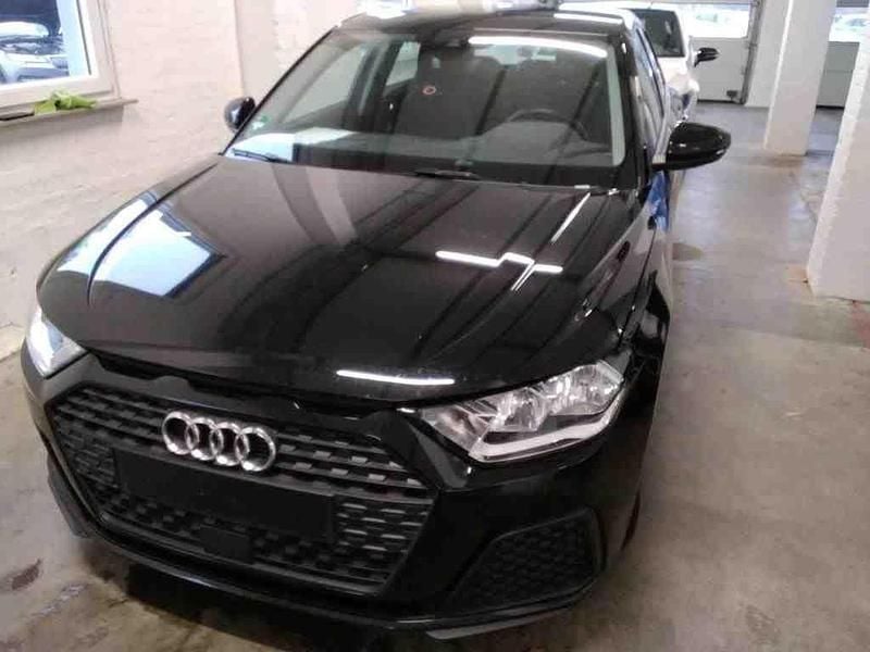 Gebraucht Audi A1 95 PS (69 kW) 2022 Mythosschwarz metallic Limousine
