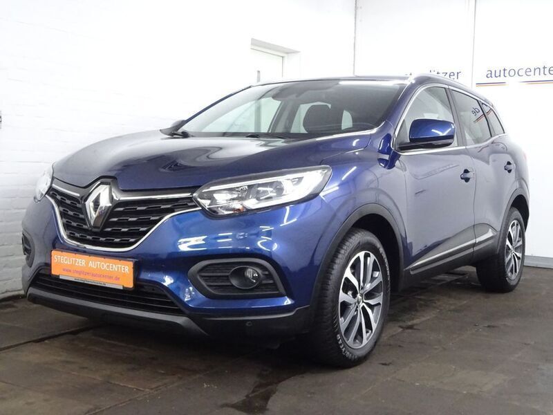 Blau Gebraucht 2021 Renault Kadjar Zen SUV | 19.800 € (Fairer Preis) - Bild 1/4