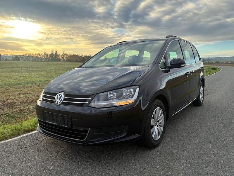 Schwarz Gebraucht 2018 VW Sharan Comfortline Van / Kleinbus | 21.990 € (Fairer Preis) - Bild 1/4