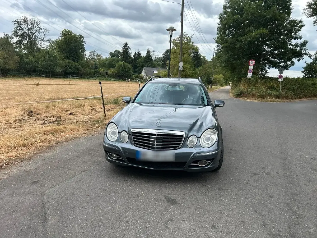 Gebraucht Mercedes E320 224 PS (164 kW) 2007 Grau Kombi