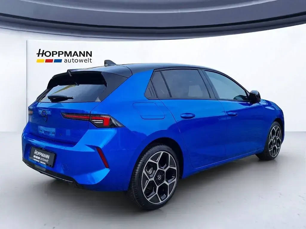 Gebraucht Opel Astra Ultimate 131 PS (96 kW) 2024 Blau/typ aussenverkleidung metallic drei schichten perlmutt Kleinwagen