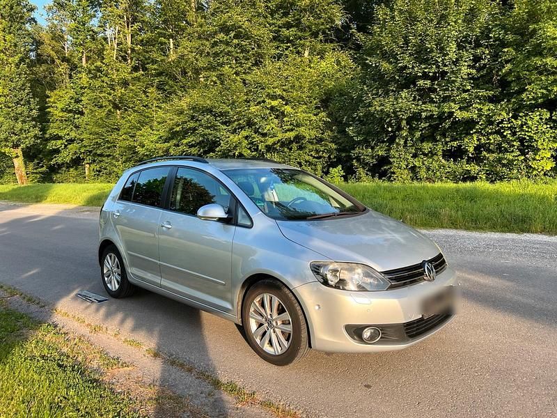 Silber Gebraucht 2010 VW Golf VI Kleinwagen | 4.000 € (Guter Preis) - Bild 1/4
