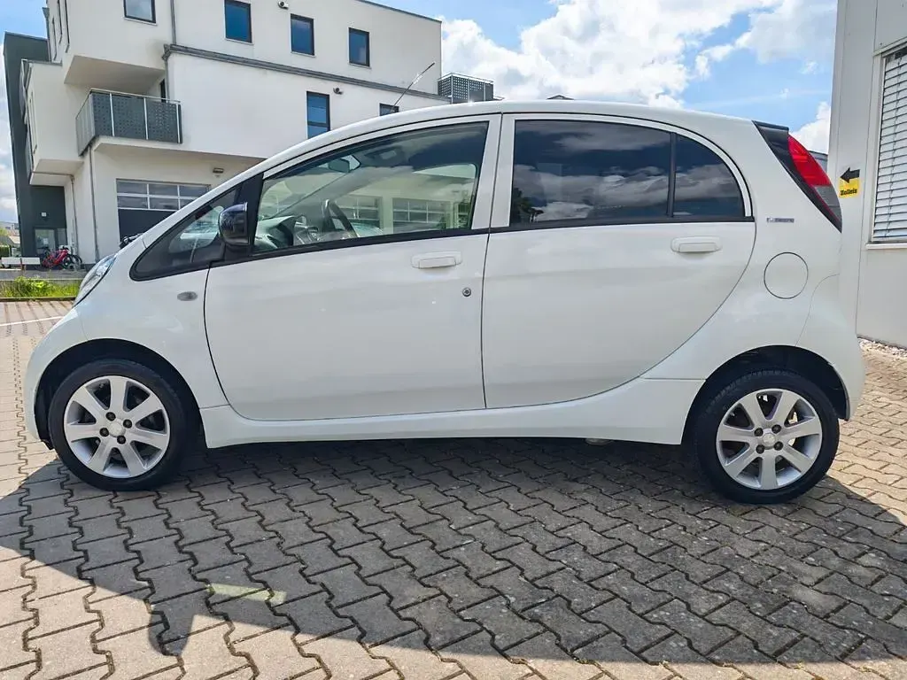 Gebraucht Peugeot iON 35 kW (48 PS) 2017 Weiß Kleinwagen