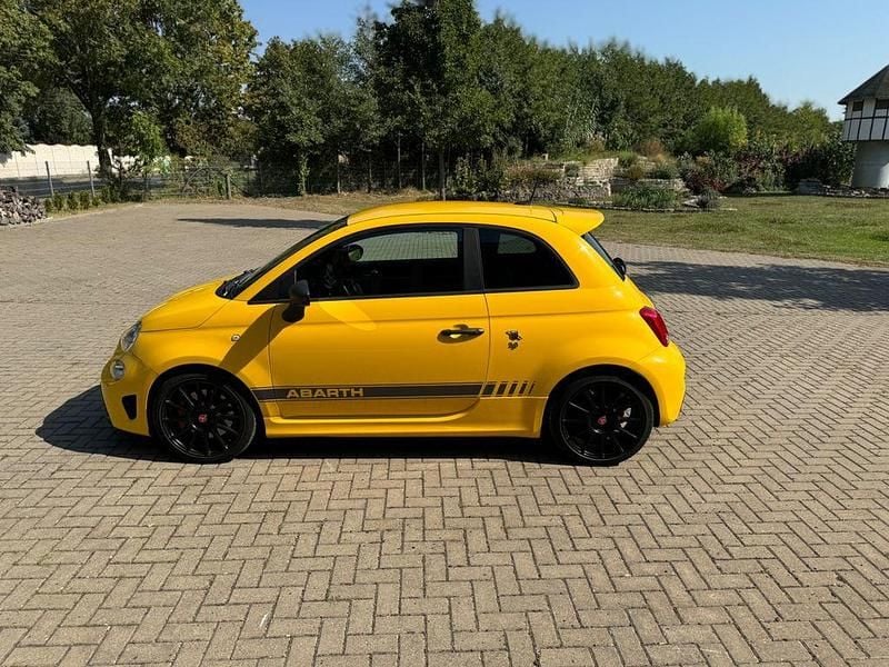 Gelb Gebraucht 2018 Abarth 595 Competizione Kleinwagen | 17.499 € (Fairer Preis) - Bild 1/4