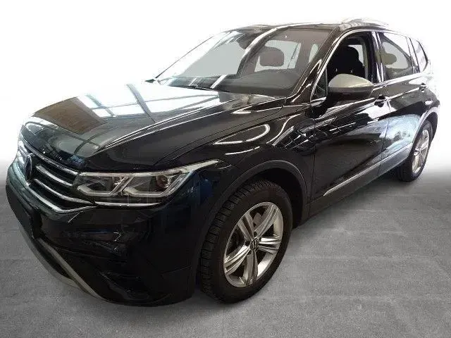 Gebraucht VW Tiguan Allspace Elegance 245 PS (180 kW) 2022 Schwarz SUV