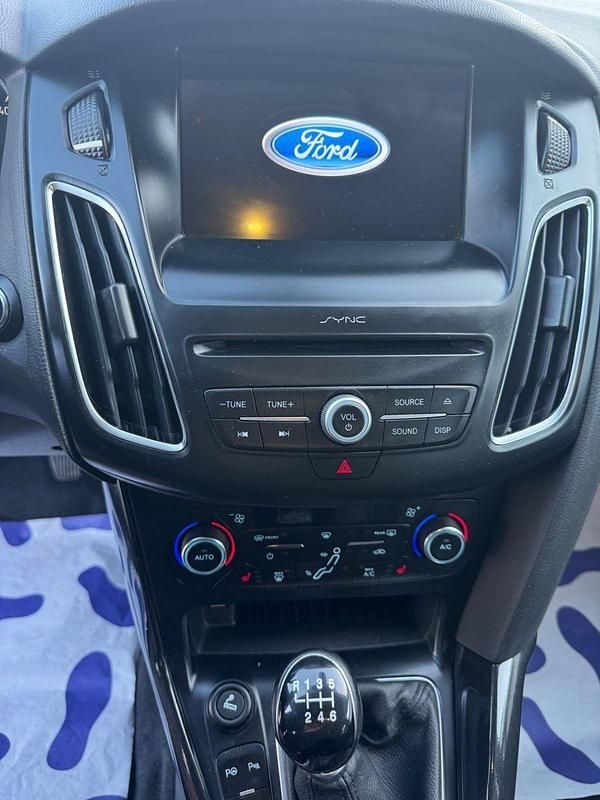 Second-hand Ford Focus Titanium 125 CP (91 kW) 2017 Negru Break