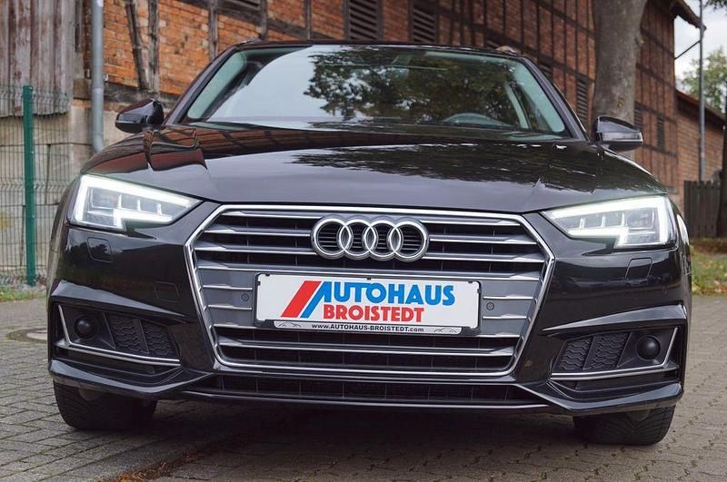 Gebraucht Audi A4 Sport 150 PS (110 kW) 2019 Schwarz Kombi