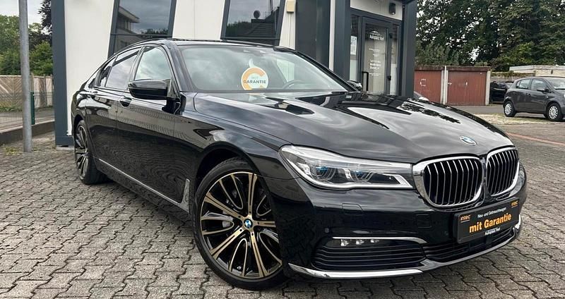 Schwarz Gebraucht 2018 BMW 730 Sport Line Limousine | 29.999 € (Fairer Preis) - Bild 1/4
