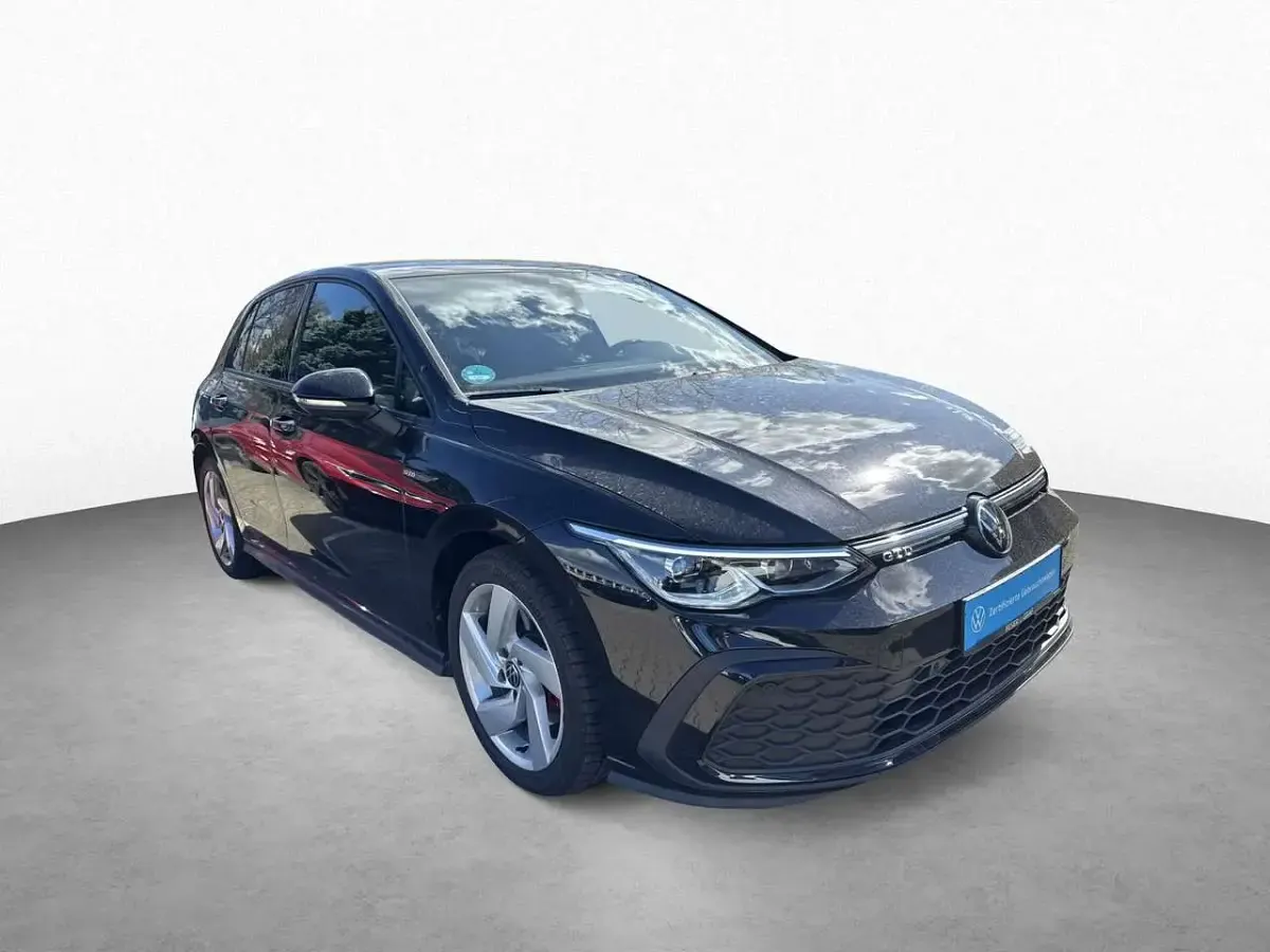 Second-hand VW Golf VIII GTD 200 CP (147 kW) 2024 Negru Berlinǎ