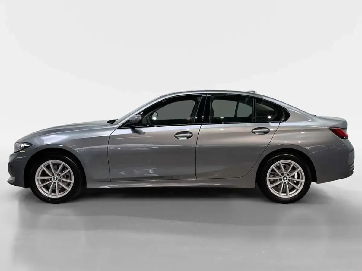 Gebraucht BMW 320 Sport Line 184 PS (135 kW) 2025 Skyscraper grau metallic Limousine