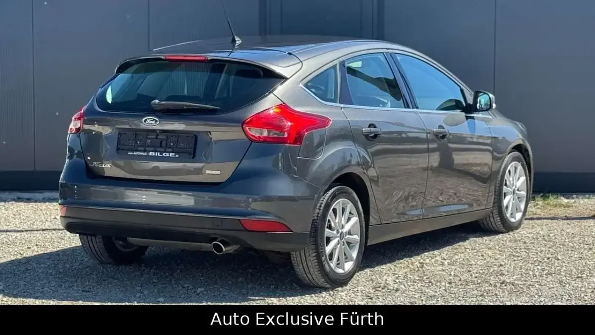Używany Ford Focus Titanium 182 KM (133 kW) 2016 Szary Sedan/Limuzyna