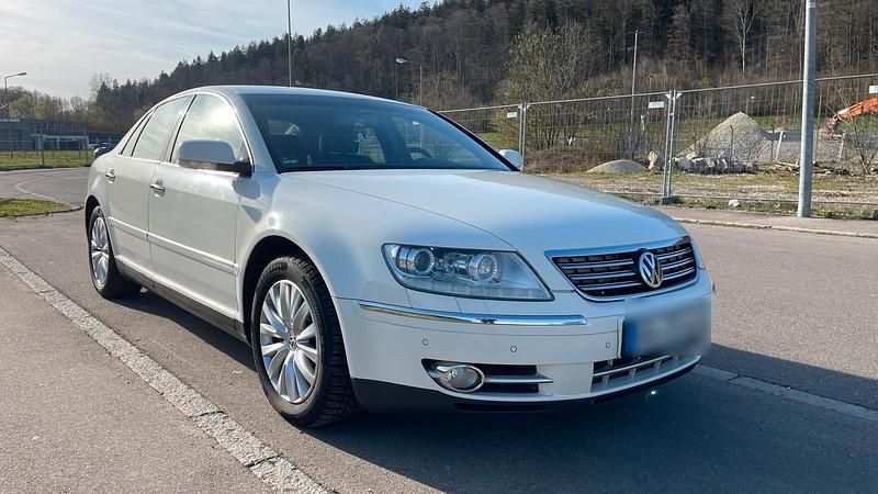 Weiß Gebraucht 2009 VW Phaeton Limousine | 3.800 € (Fairer Preis) - Bild 1/4