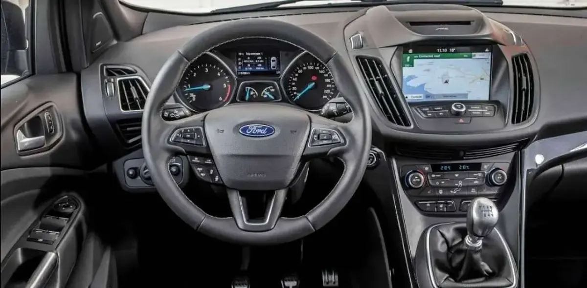 Gebraucht Ford Kuga ST-Line 150 PS (110 kW) 2017 Weiß SUV