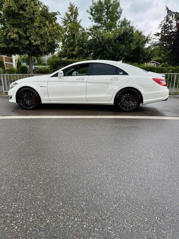 Weiß Gebraucht 2011 Mercedes CLS63 AMG AMG Limousine | 43.000 € (Fairer Preis) - Bild 1/4
