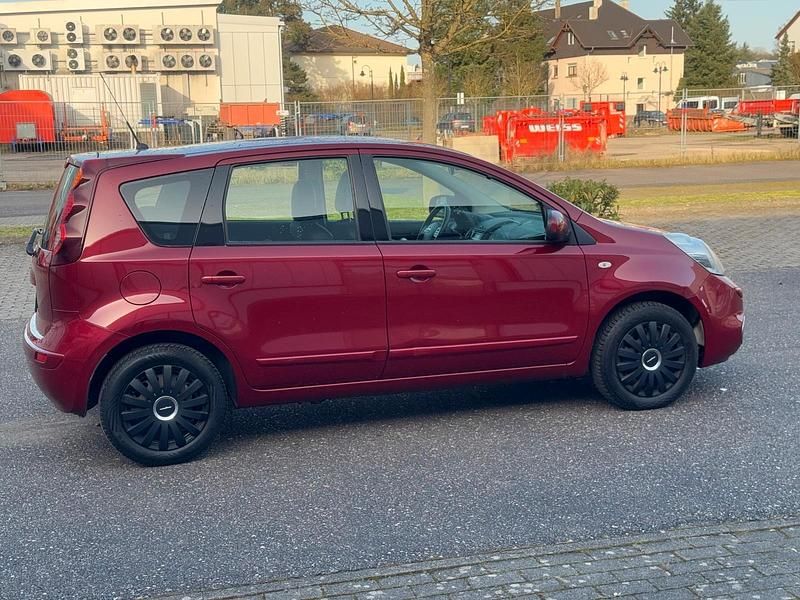 Gebraucht Nissan Note 85 PS (62 kW) 2012 Rot Kleinwagen