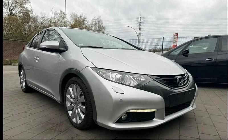 Silber Gebraucht 2014 Honda Civic Limousine | 5.900 € - Bild 1/3