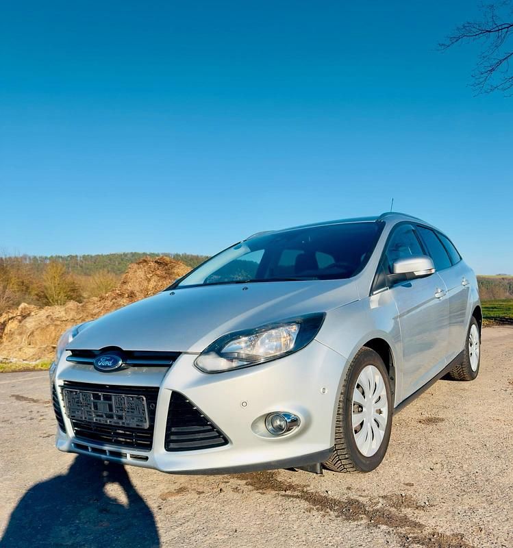 Gebraucht Ford Focus Titanium 140 PS (102 kW) 2014 Silber Kombi