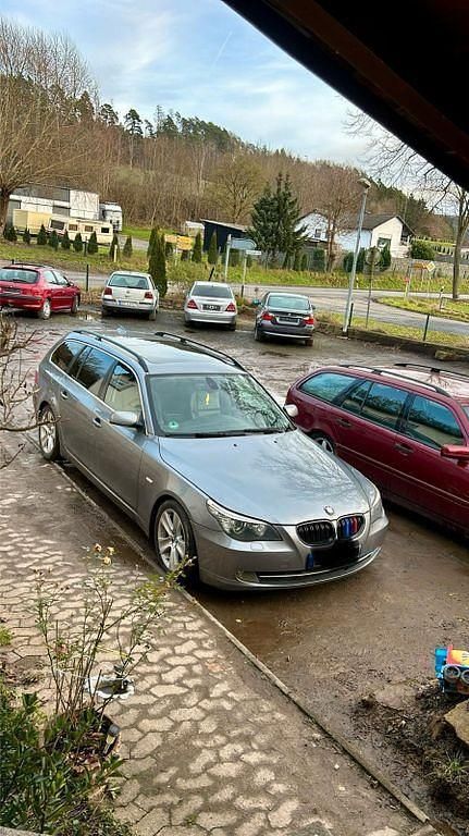 Grau Gebraucht 2007 BMW 530 Kombi | 5.300 € (Fairer Preis) - Bild 1/4