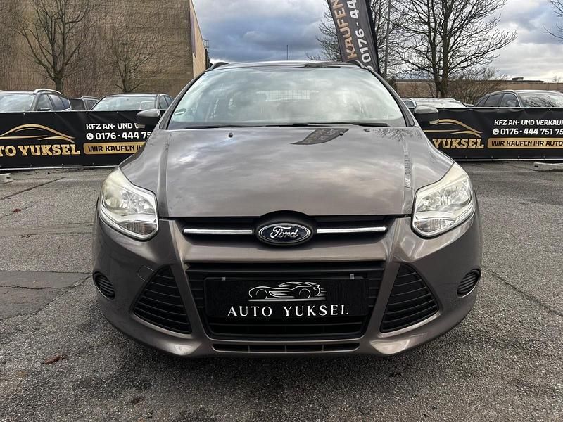 Gebraucht Ford Focus Trend 116 PS (85 kW) 2012 Braun Kombi