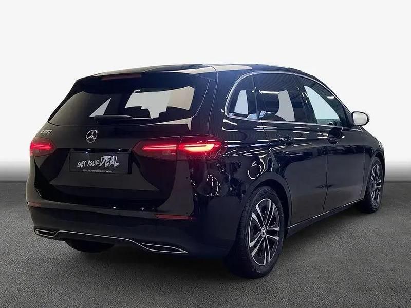 Gebraucht Mercedes B200 Advanced 163 PS (119 kW) 2025 Schwarz Van / Kleinbus