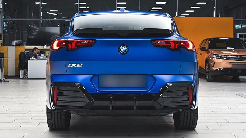 Gebraucht BMW iX2 M Sport 230 kW (313 PS) 2025 Blau SUV
