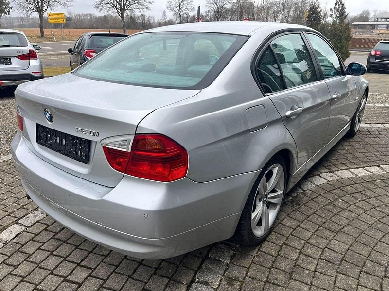 Gebraucht BMW 320 150 PS (110 kW) 2006 Silber Limousine