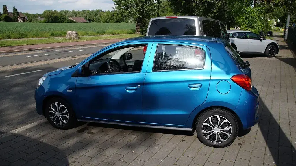 Gebraucht Mitsubishi Space Star Edition 71 PS (52 kW) 2017 Blau Kleinwagen