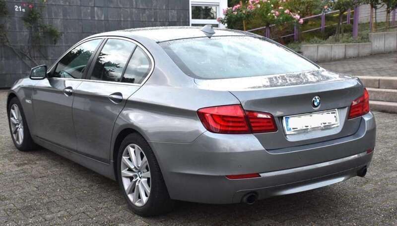 Grau Gebraucht 2010 BMW 535 Limousine | 7.900 € - Bild 1/4