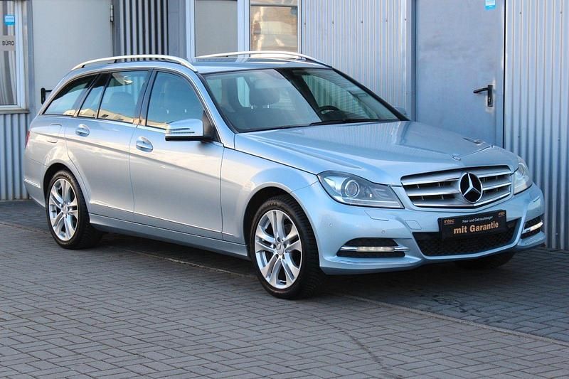 Gebraucht Mercedes C180 156 PS (114 kW) 2013 Silber Kombi