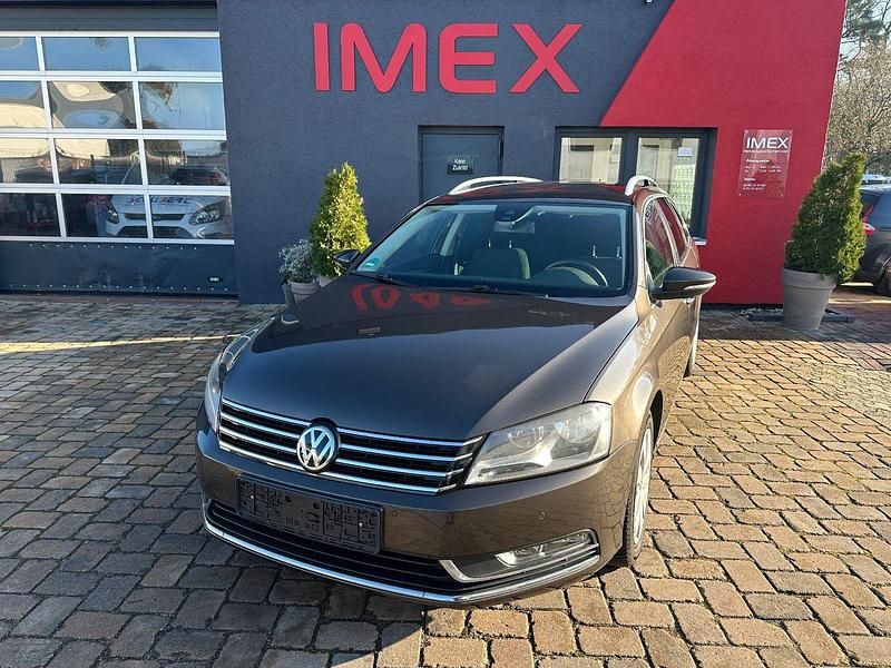 Schwarz Gebraucht 2014 VW Passat Comfortline Kombi | 7.999 € (Superpreis) - Bild 1/4