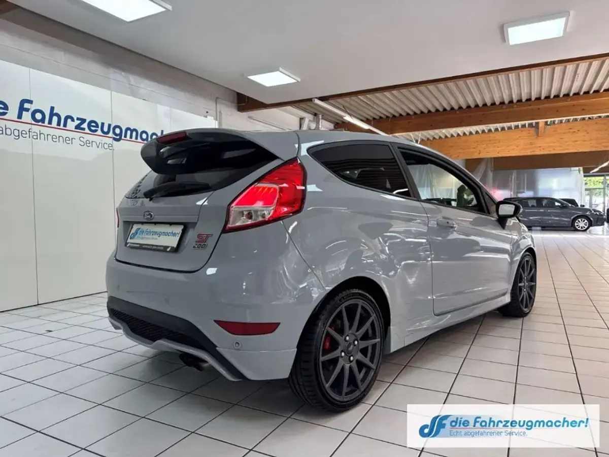 Gebraucht Ford Fiesta ST200 200 PS (147 kW) 2016 Grau Kleinwagen
