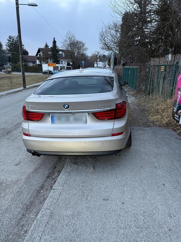 Gebraucht BMW 530 245 PS (180 kW) 2010 Gold Limousine