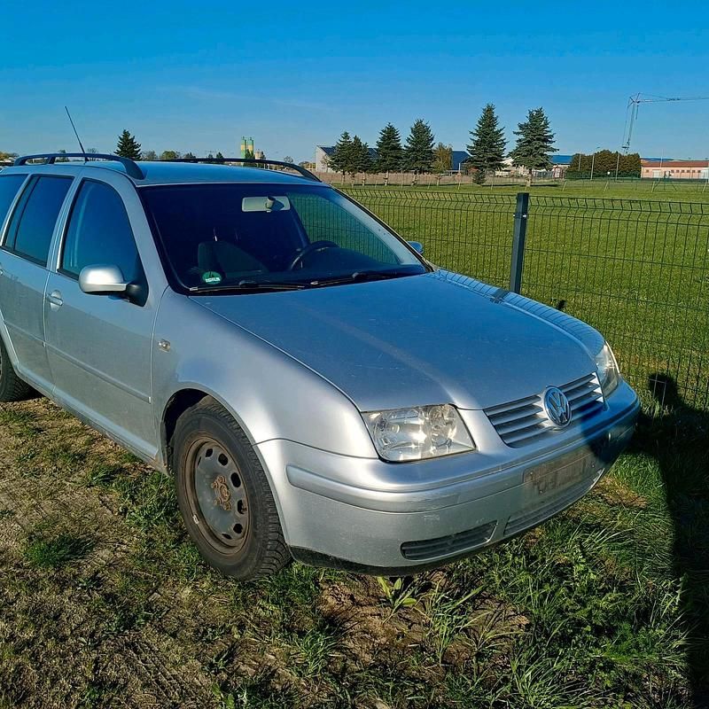Usado VW Bora 101 HP (74 kW) 2000 Prateado Carrinha