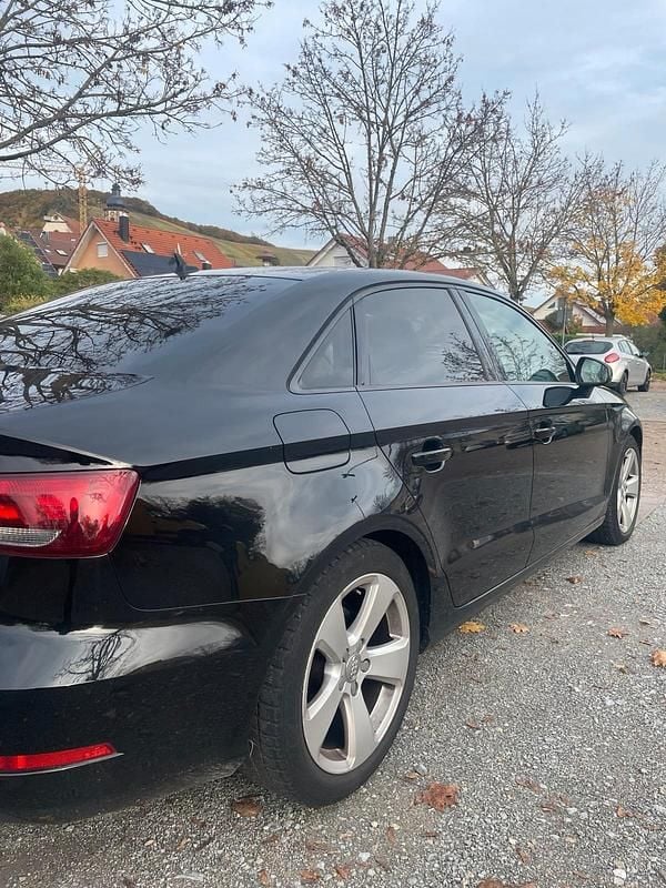 Schwarz Gebraucht 2015 Audi A3 Limousine | 9.800 € (Superpreis) - Bild 1/4