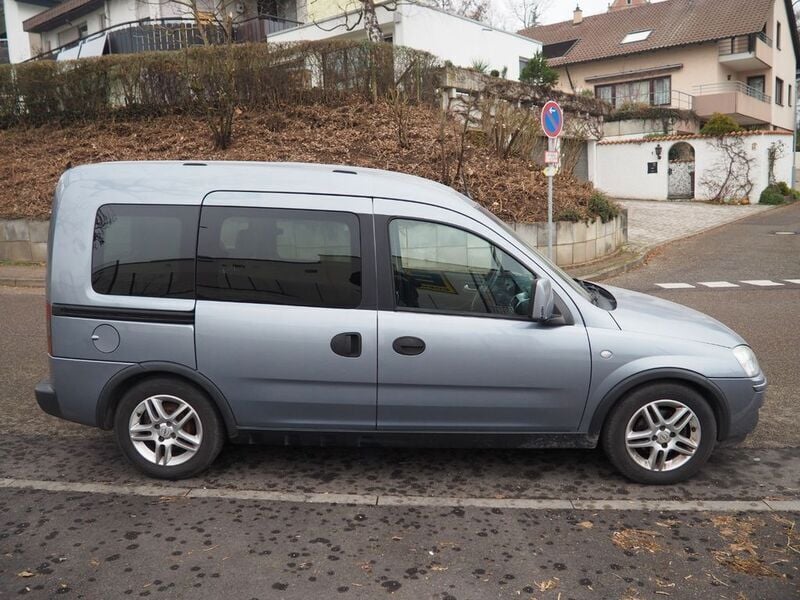 Gebraucht Opel Combo Sport 75 PS (55 kW) 2009 Silber Van / Kleinbus