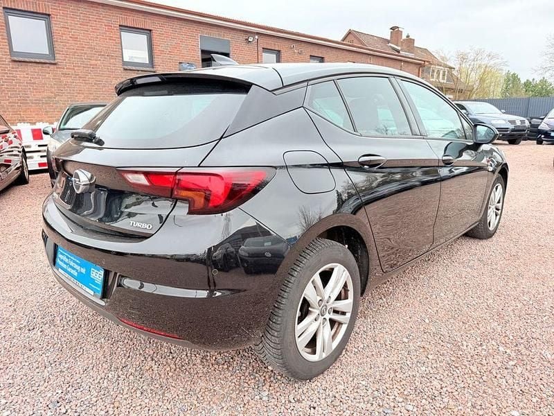 Gebraucht Opel Astra Dynamic 125 PS (91 kW) 2018 Schwarz Limousine