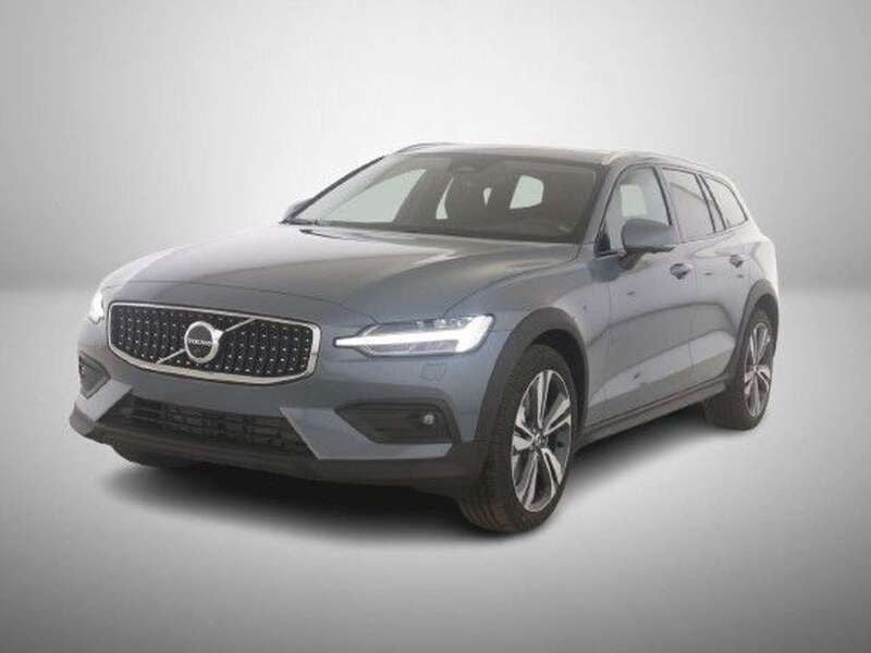 Thunder grey / metallic Gebraucht 2024 Volvo V60 CC Ultimate Kombi | 43.790 € (Fairer Preis) - Bild 1/4