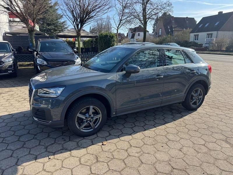 Gebraucht Audi Q2 Basis 116 PS (85 kW) 2017 Grau SUV