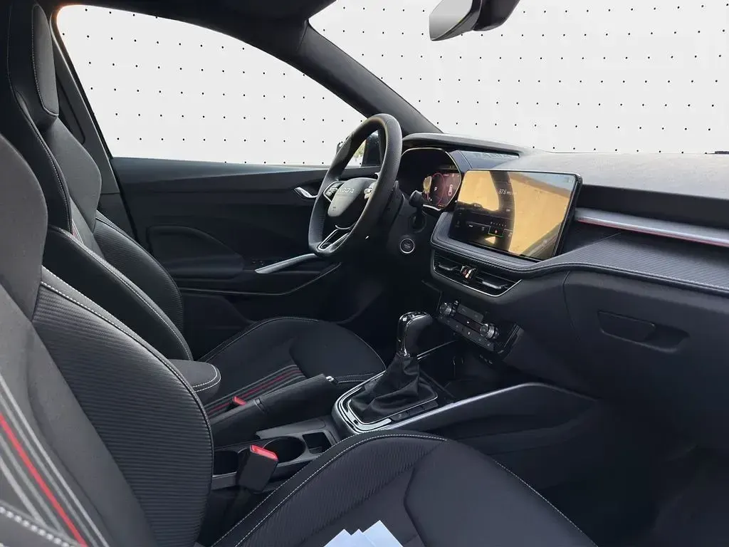 Neu Skoda Fabia 177 PS (130 kW) 2025 Moonweiß perleffekt Limousine