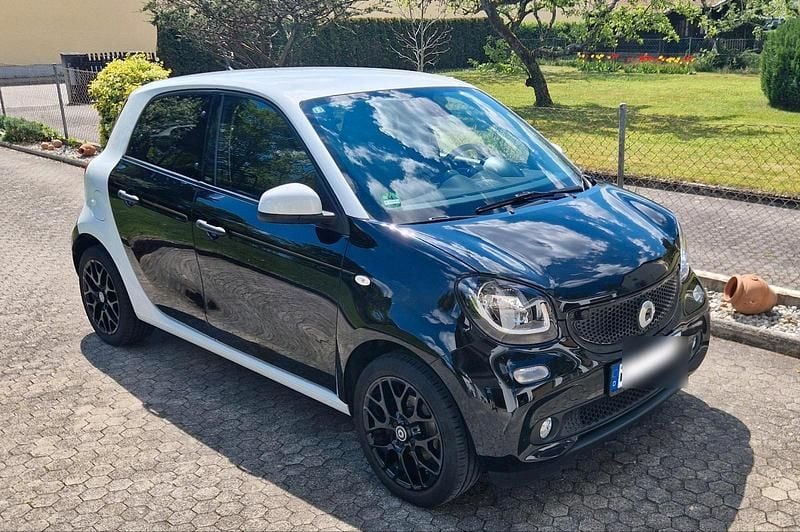 Schwarz Gebraucht 2015 Smart ForFour Prime Kleinwagen | 6.999 € (Fairer Preis) - Bild 1/4